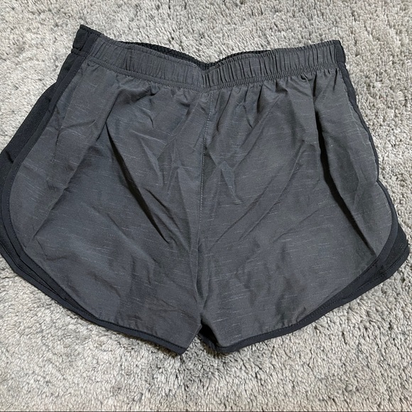 Nike shorts - Picture 2 of 6